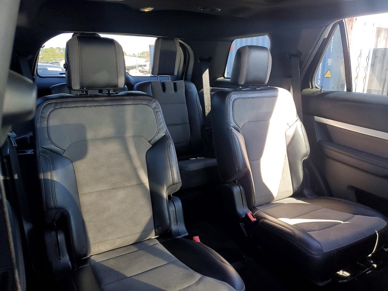 2017 FORD EXPLORER XLT photo 11