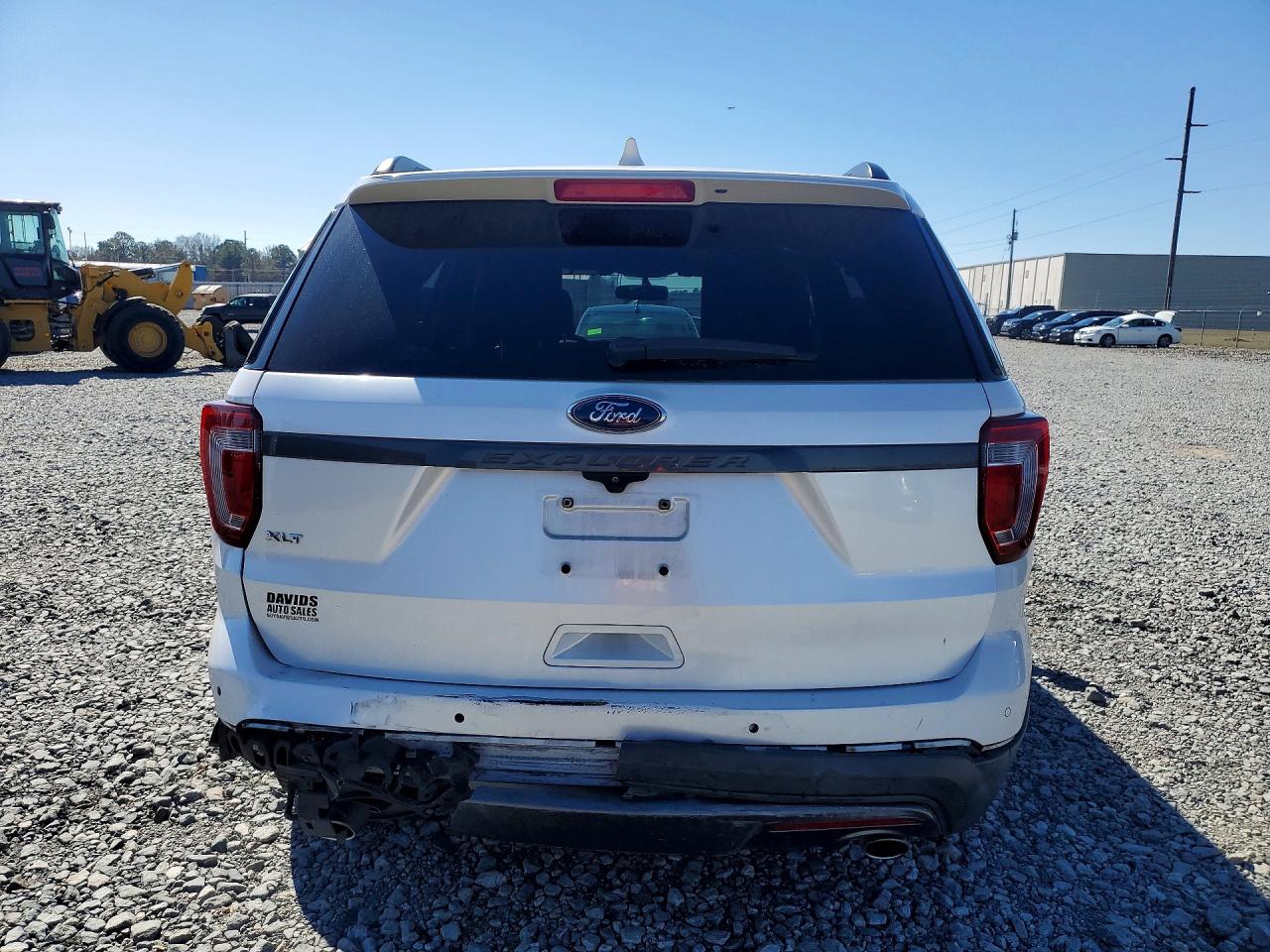 2017 FORD EXPLORER XLT photo 6