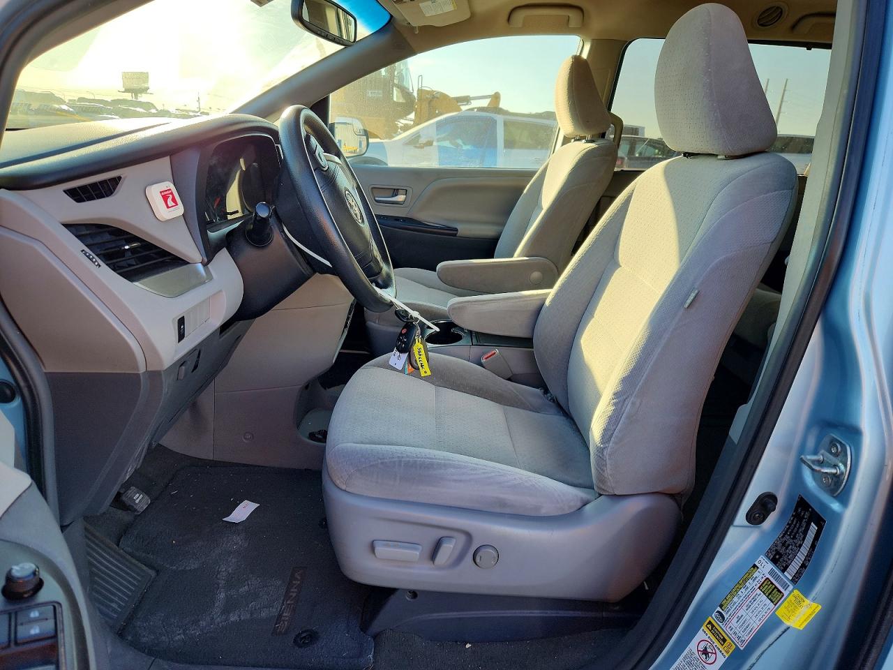 2015 TOYOTA SIENNA LE photo 13