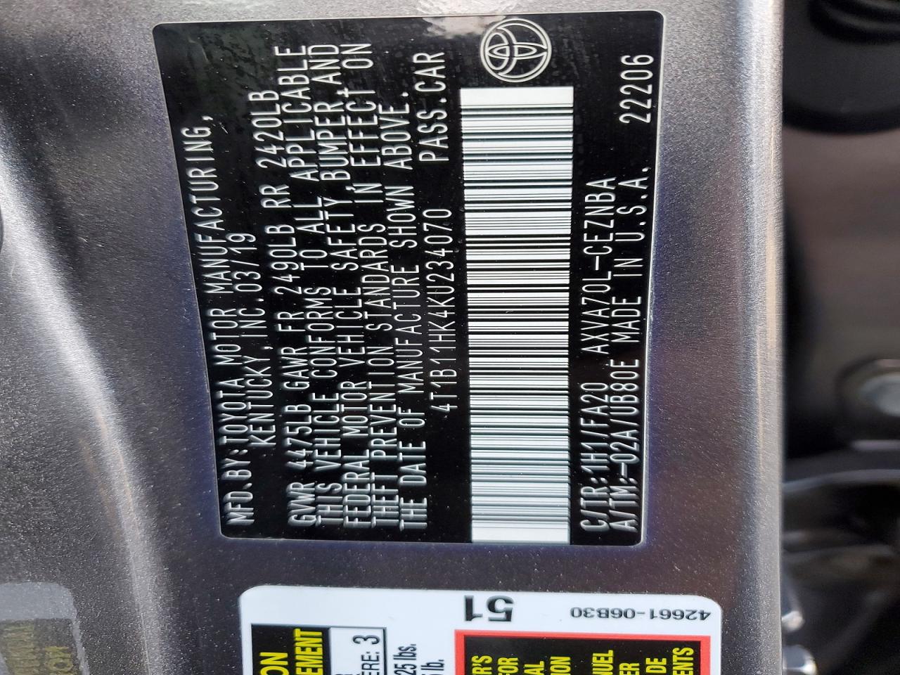 2019 TOYOTA CAMRY LE photo 25