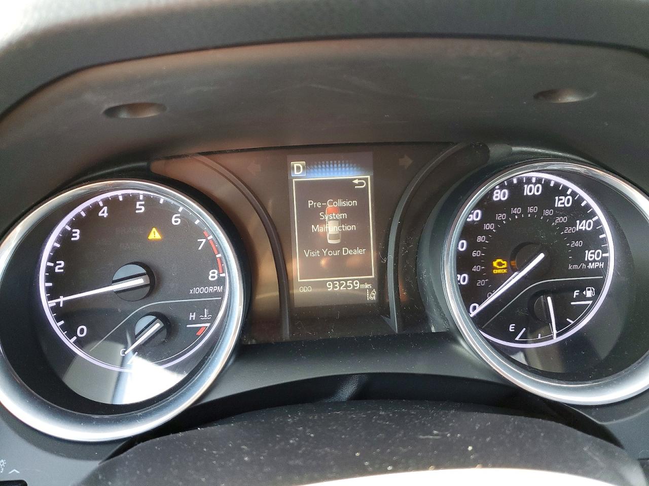 2019 TOYOTA CAMRY LE photo 17