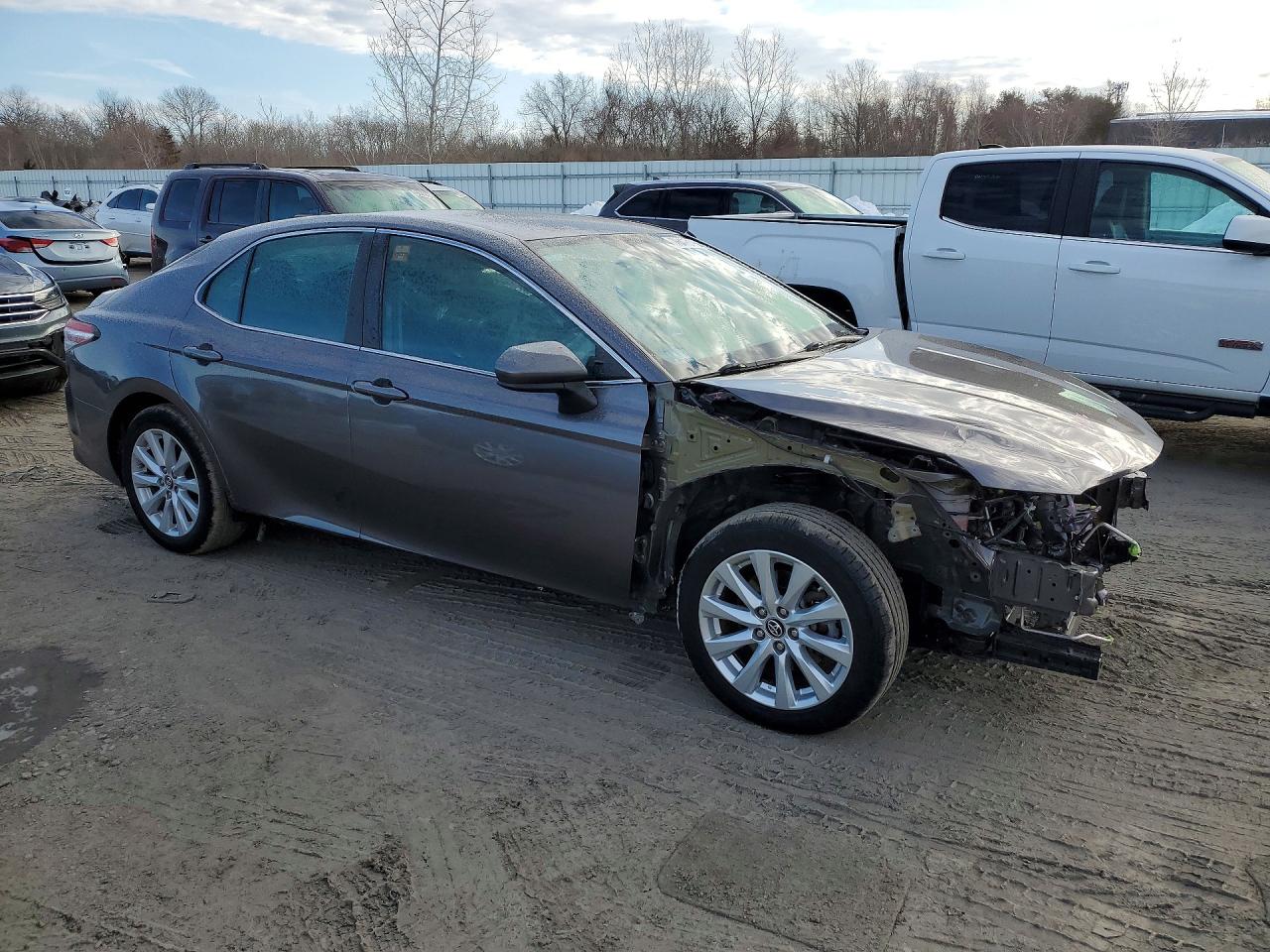 2019 TOYOTA CAMRY LE photo 7