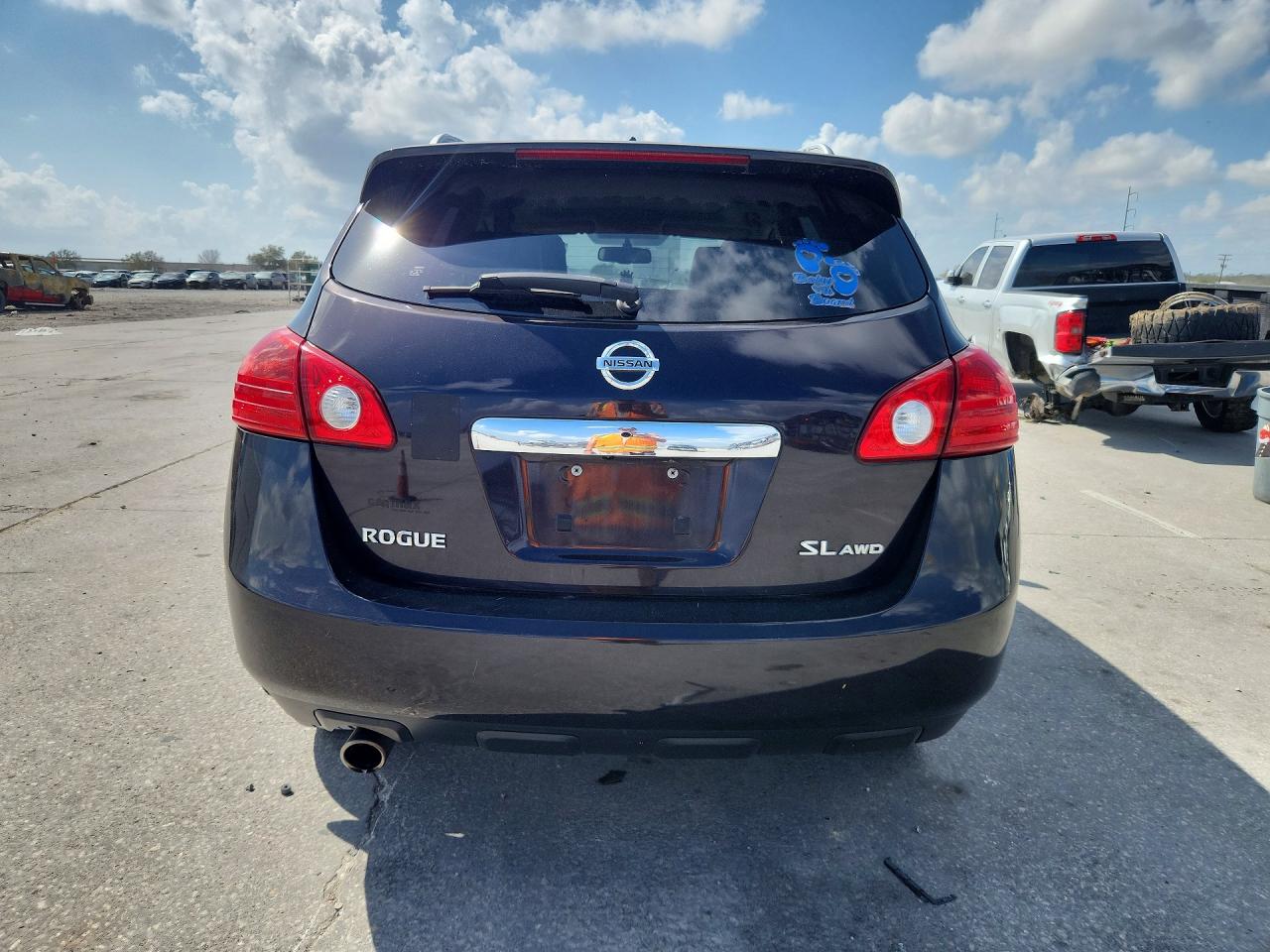 2013 NISSAN ROGUE S photo 6