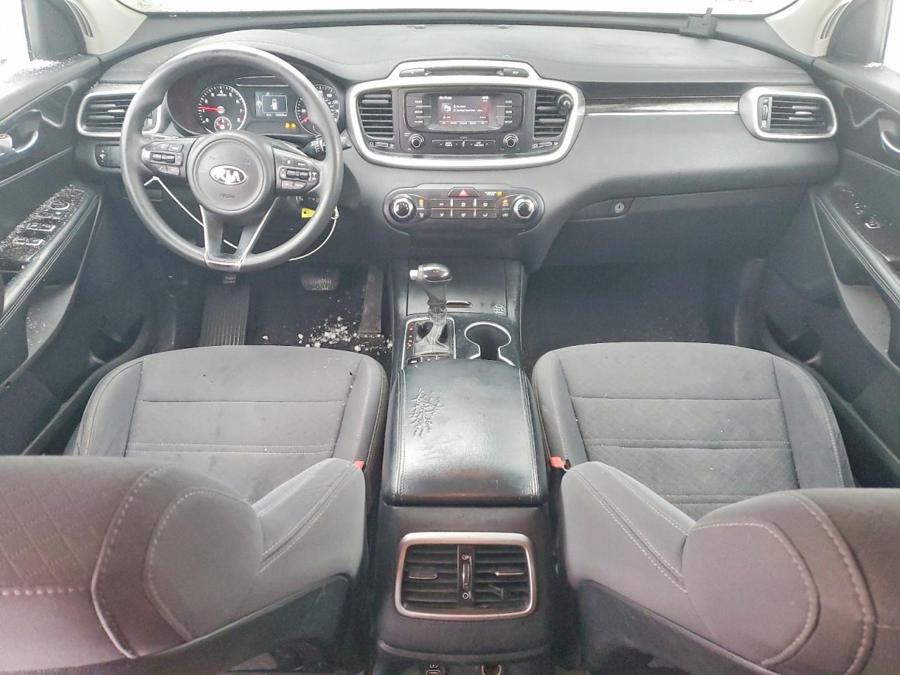 2017 KIA SORENTO LX photo 15