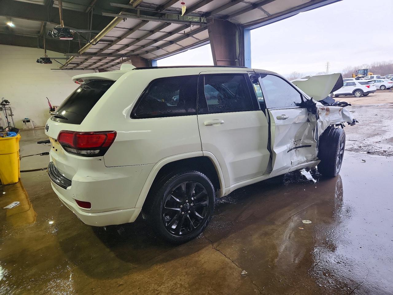 2018 JEEP GRAND CHEROKEE LAREDO photo 3
