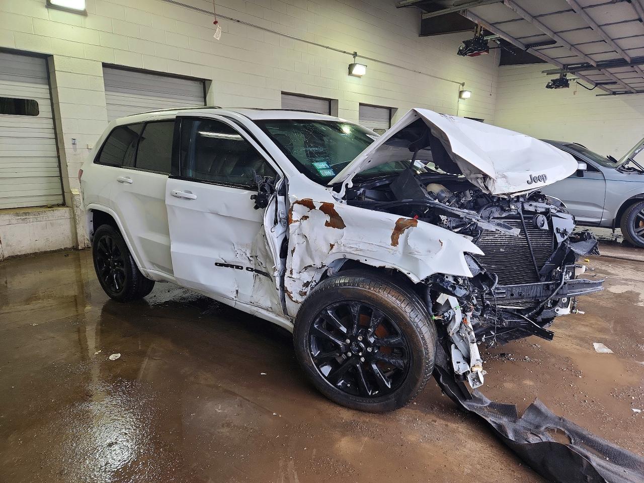 2018 JEEP GRAND CHEROKEE LAREDO photo 4