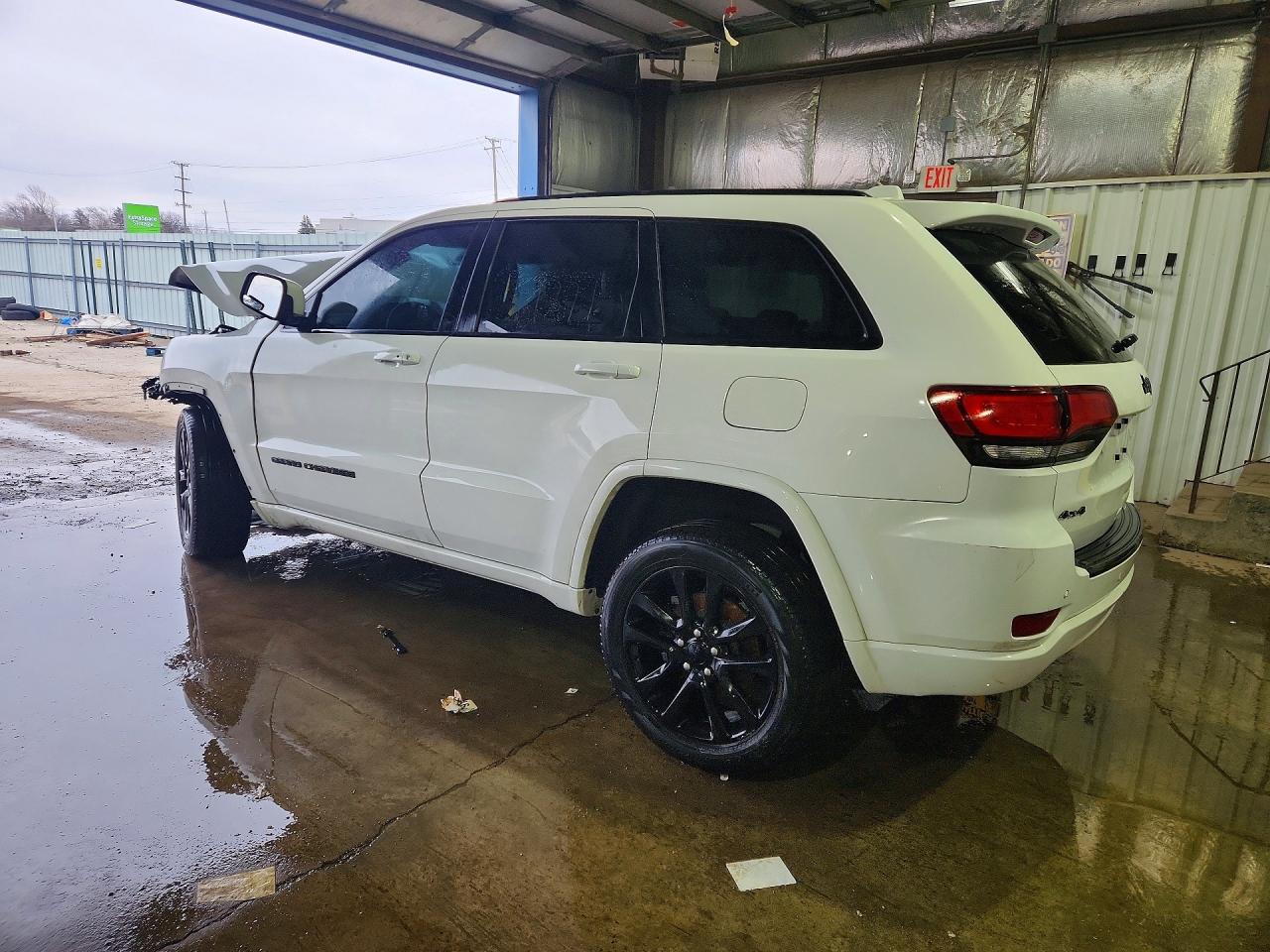 2018 JEEP GRAND CHEROKEE LAREDO photo 2