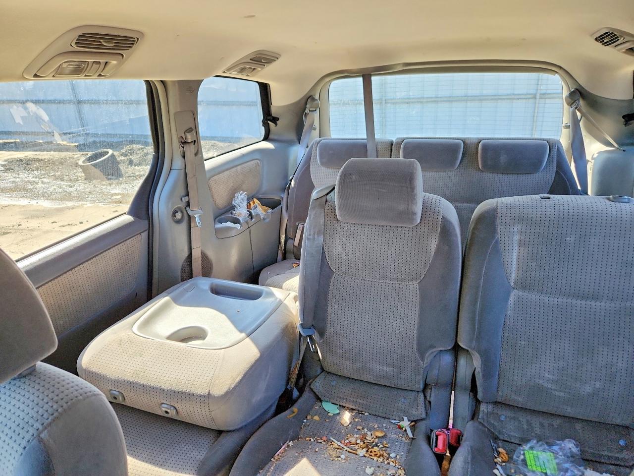 2009 TOYOTA SIENNA CE photo 10