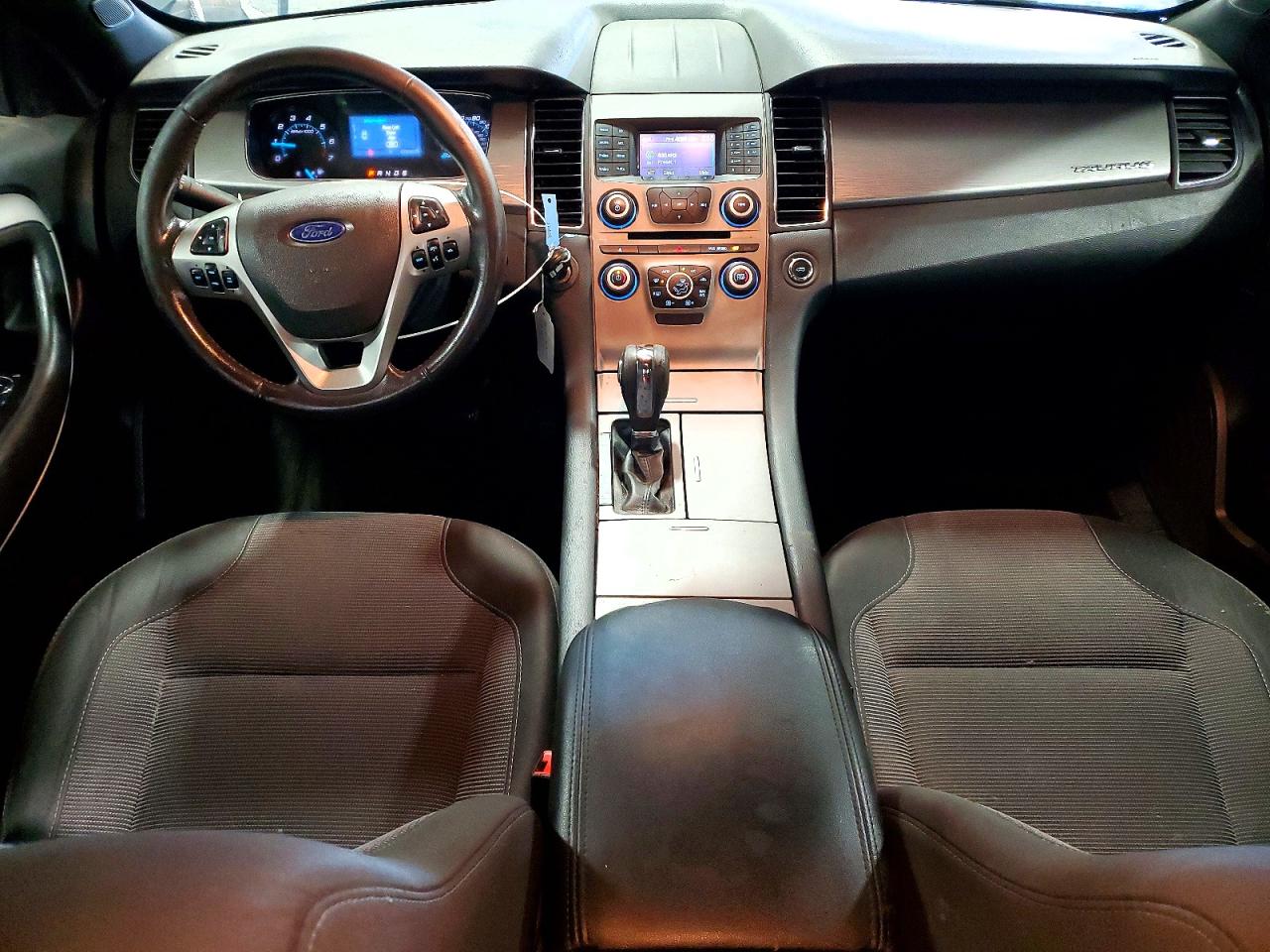 2016 FORD TAURUS SEL photo 8