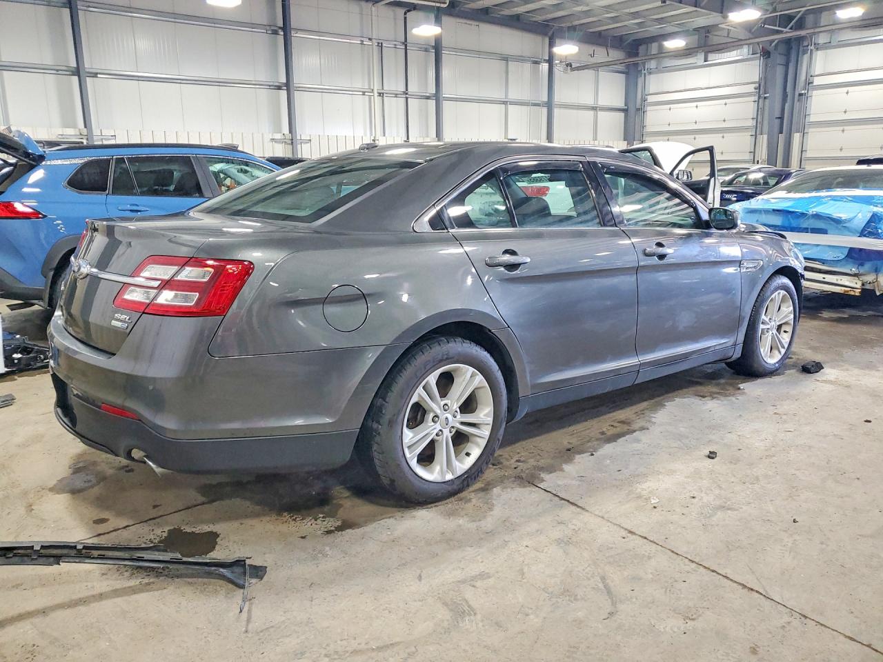 2016 FORD TAURUS SEL photo 3