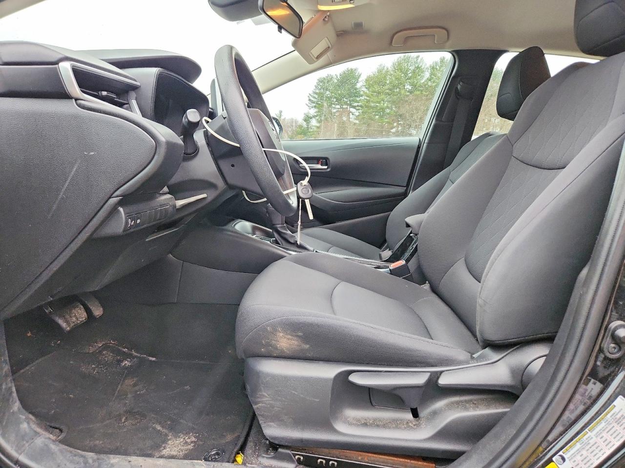 2020 TOYOTA COROLLA LE photo 13