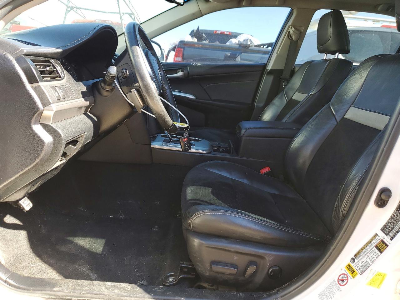 2014 TOYOTA CAMRY SE photo 7