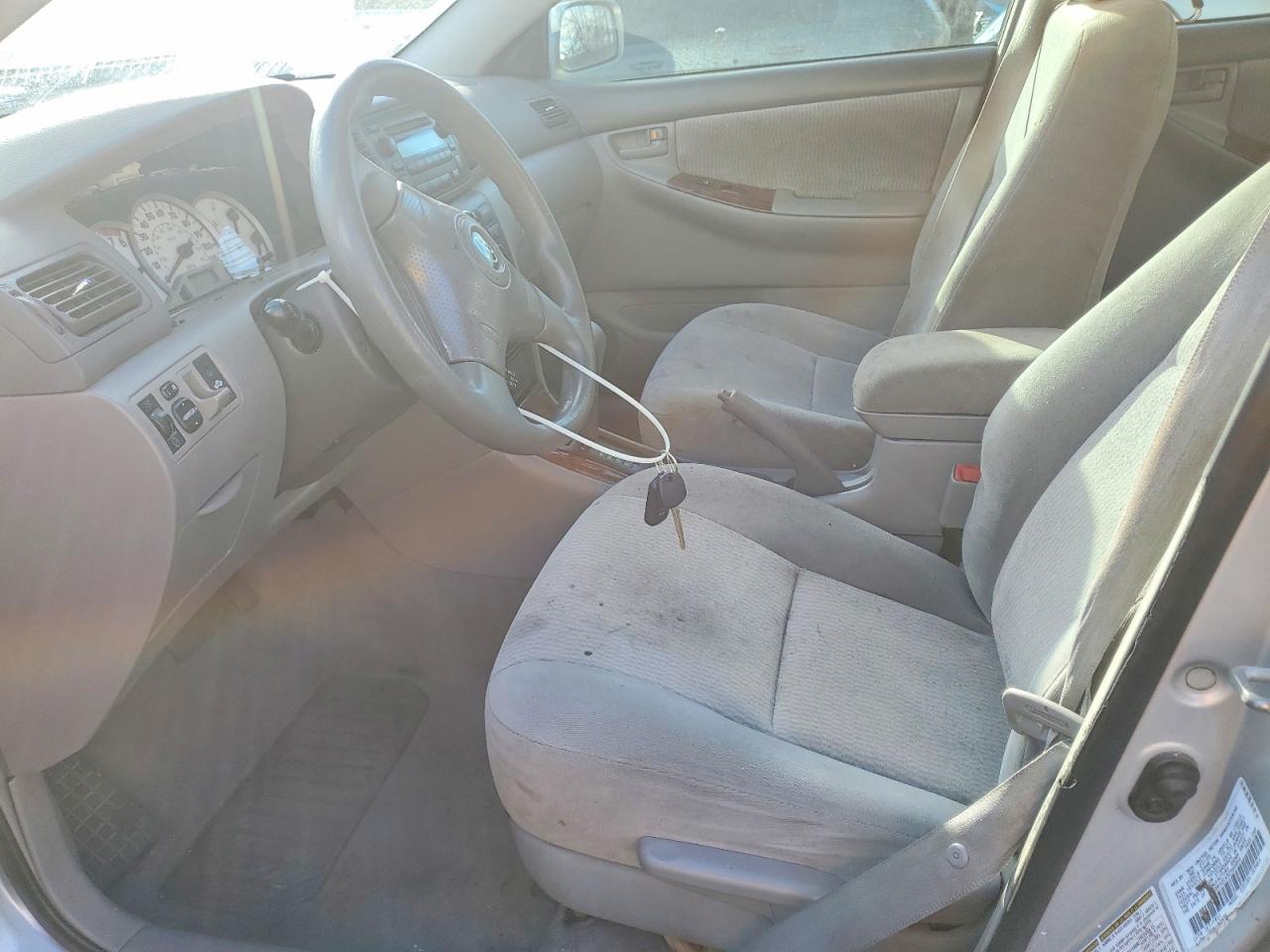 2005 TOYOTA COROLLA LE photo 13
