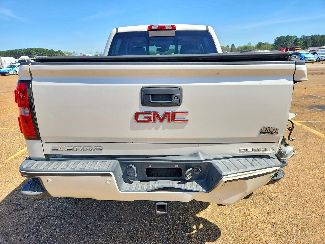 2015 GMC SIERRA K1500 DENALI photo 6