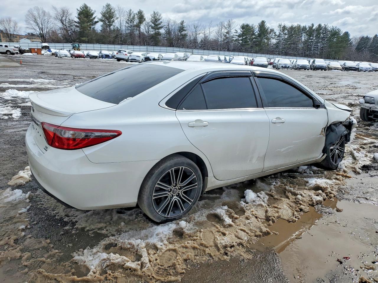 2016 TOYOTA CAMRY photo 7
