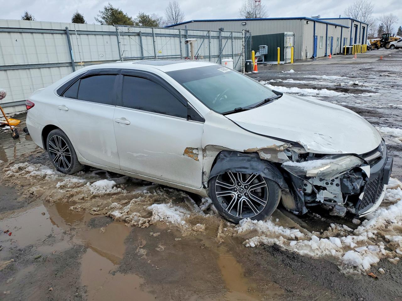 2016 TOYOTA CAMRY photo 10