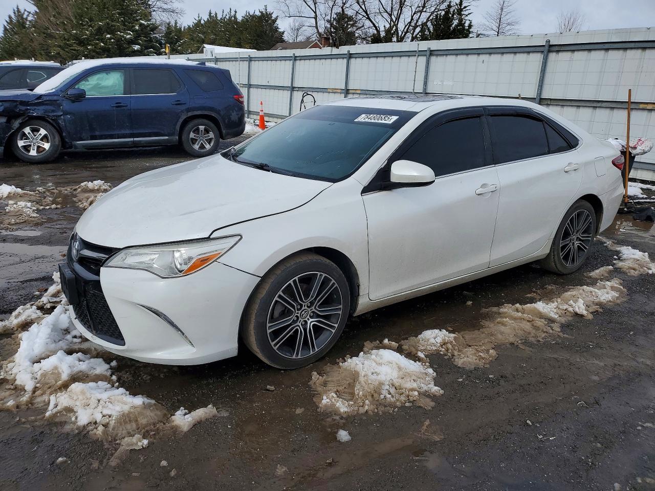 2016 TOYOTA CAMRY