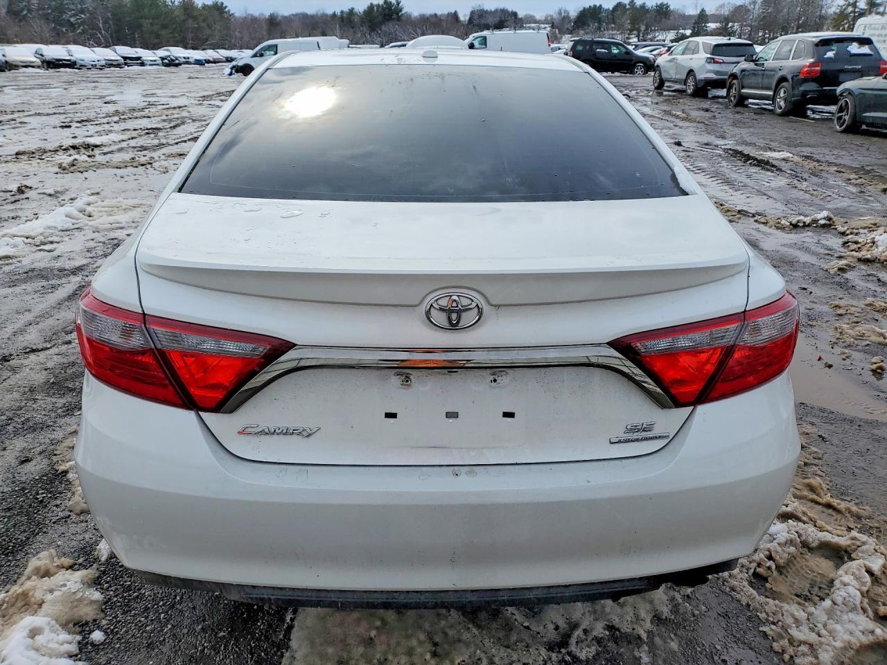 2016 TOYOTA CAMRY photo 16