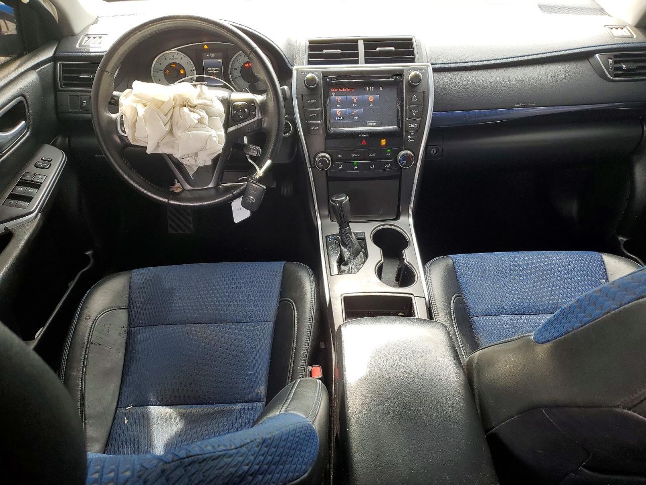 2016 TOYOTA CAMRY photo 22