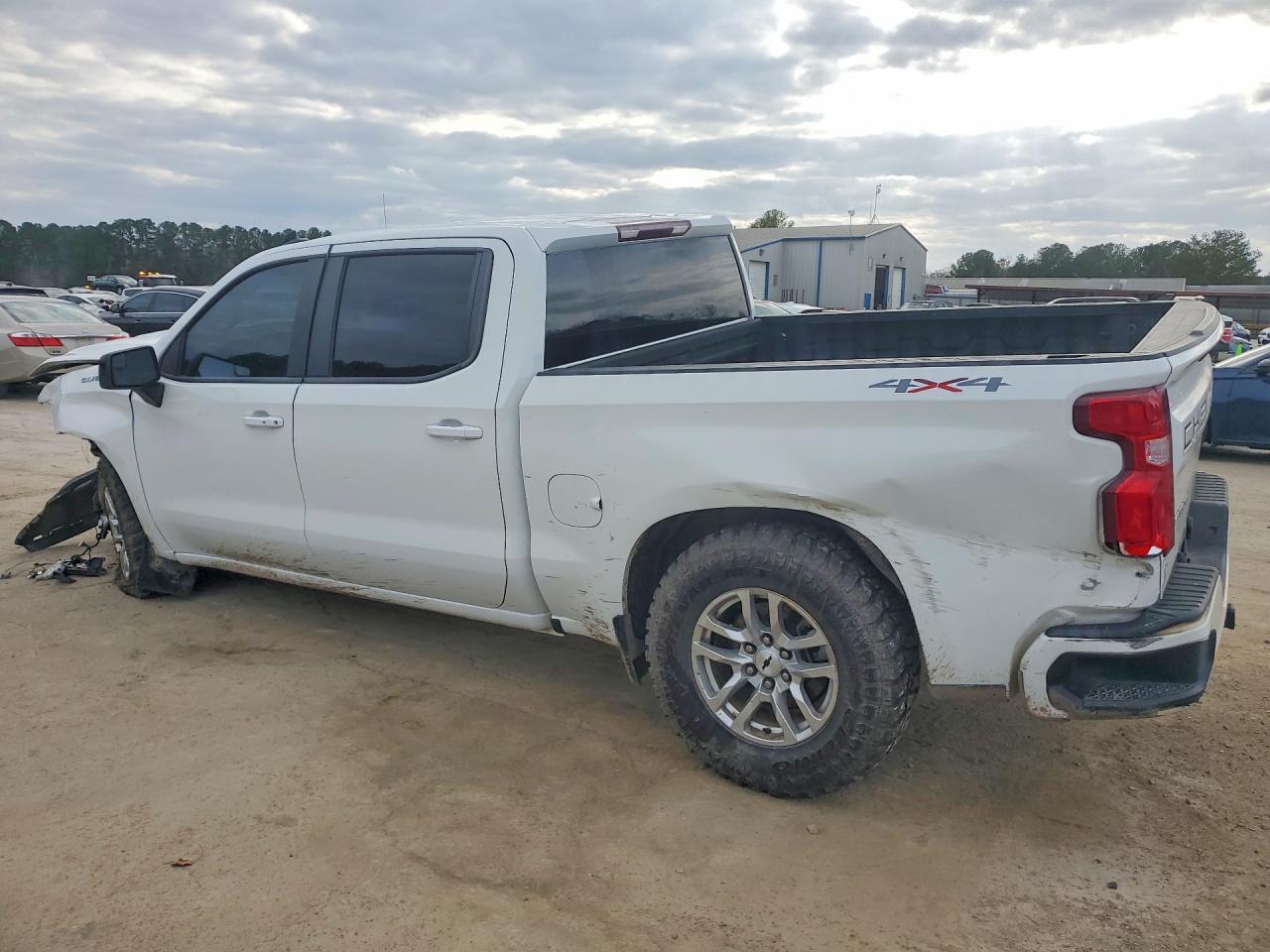 2020 CHEVROLET SILVERADO K1500 RST photo 2