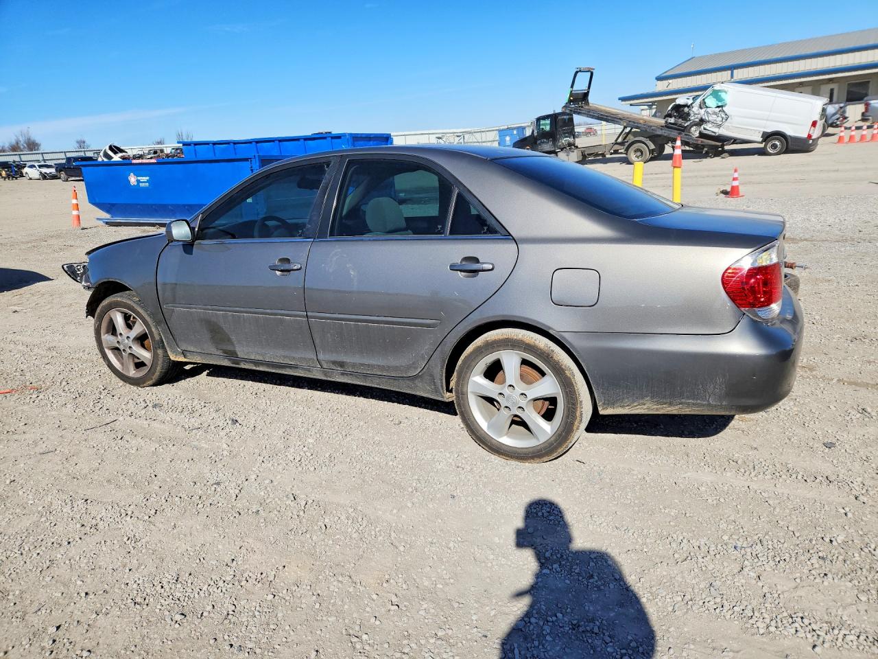 2006 TOYOTA CAMRY LE photo 2