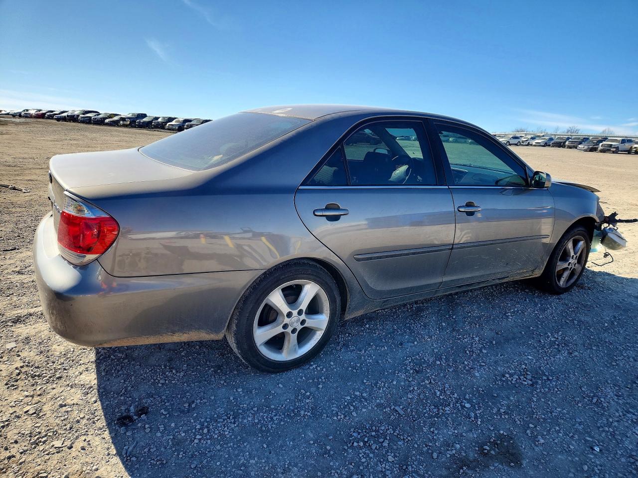 2006 TOYOTA CAMRY LE photo 3