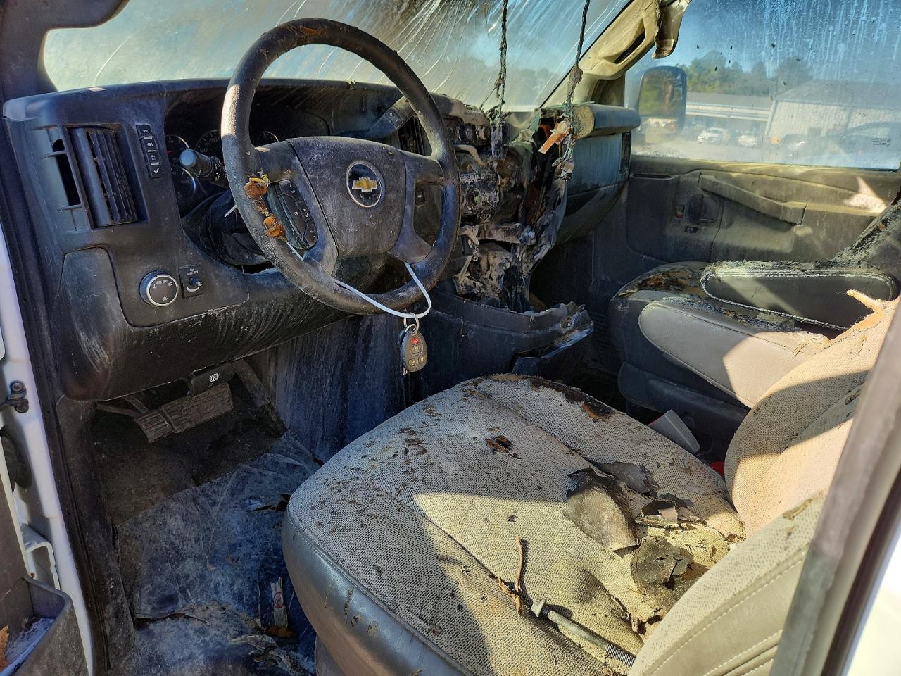 2019 CHEVROLET EXPRESS G3500 LT photo 22
