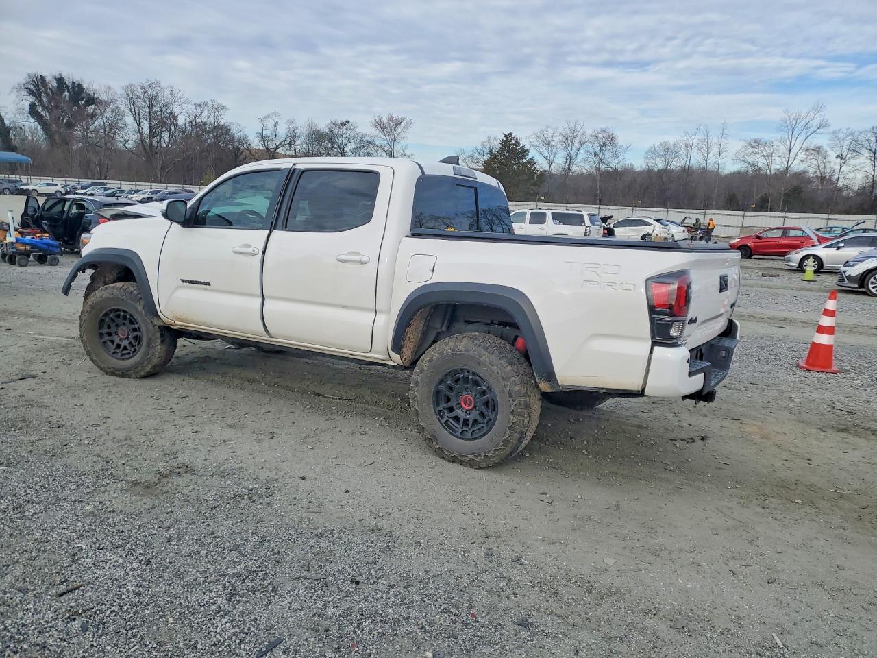 2022 TOYOTA TACOMA DOUBLE CAB photo 2