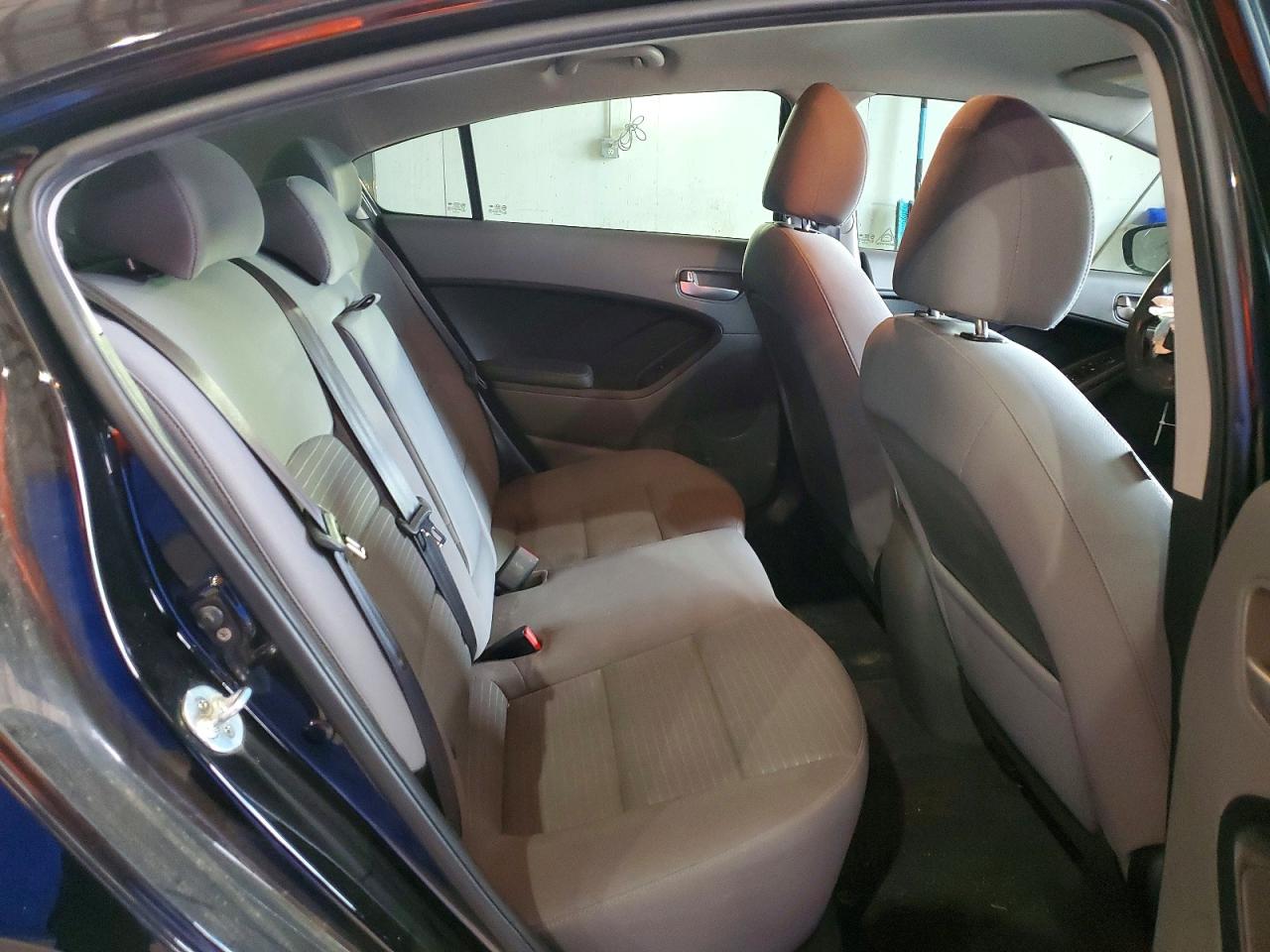 2017 KIA FORTE LX photo 28