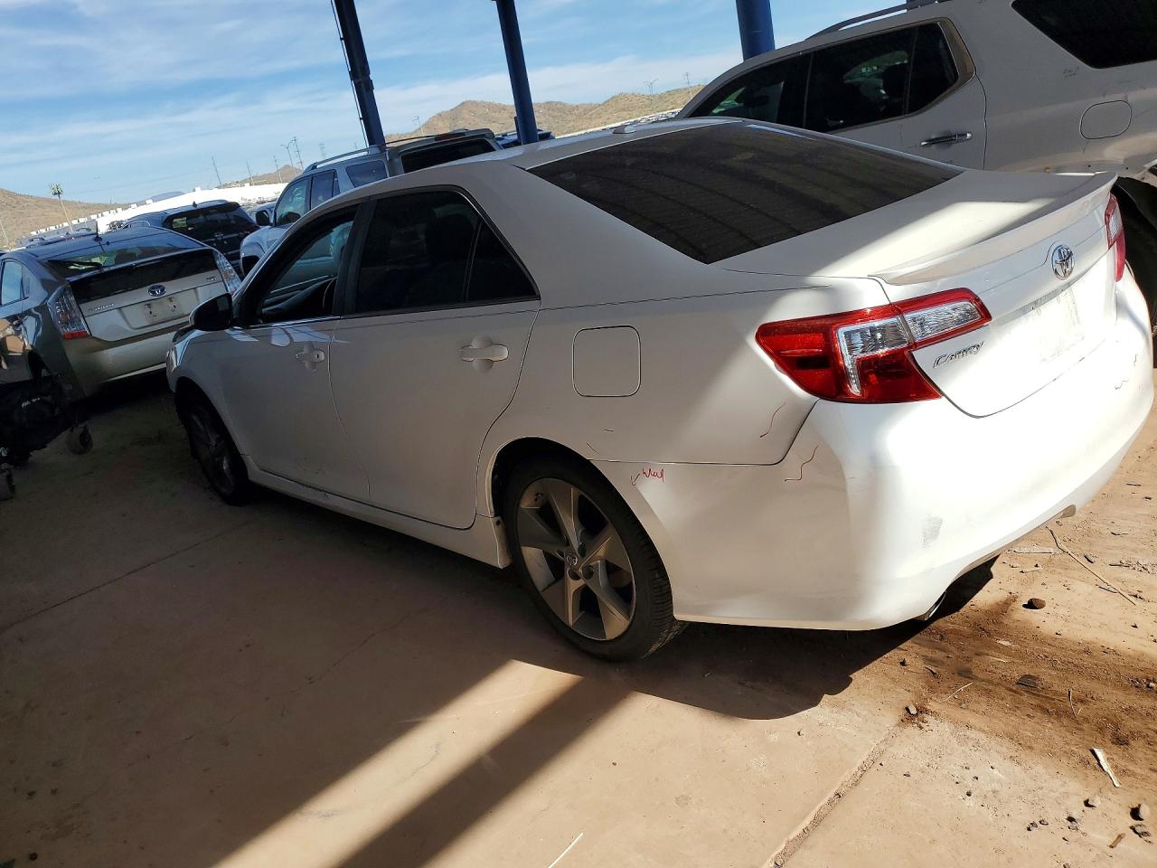 2012 TOYOTA CAMRY SE photo 4