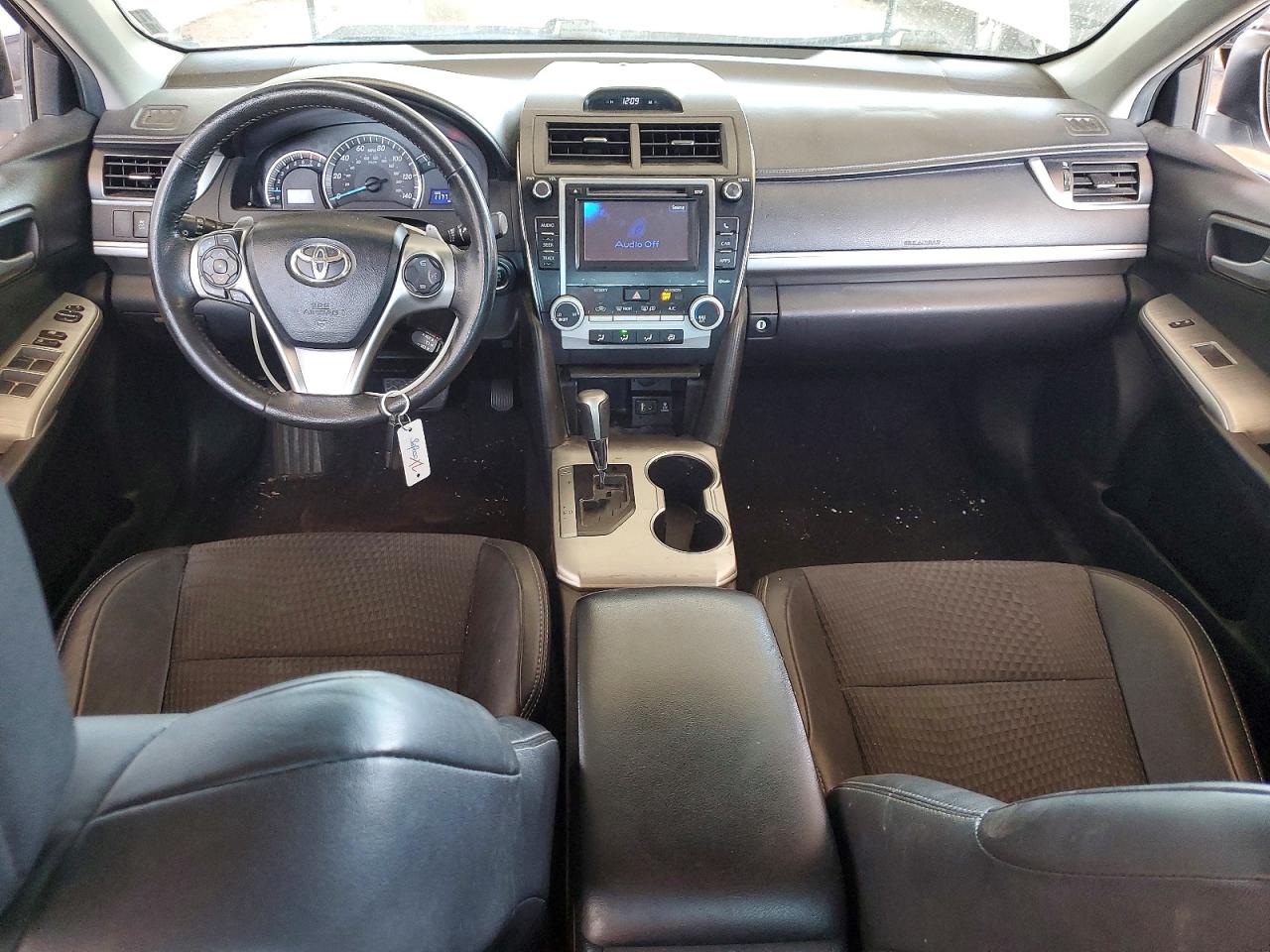 2012 TOYOTA CAMRY SE photo 22