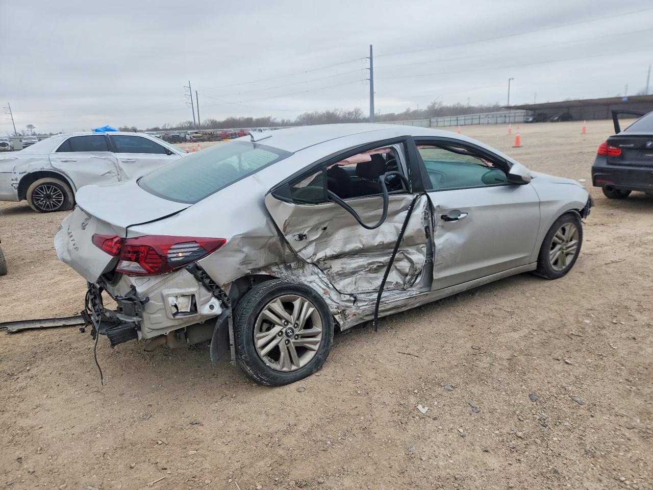 2019 HYUNDAI ELANTRA SEL photo 5
