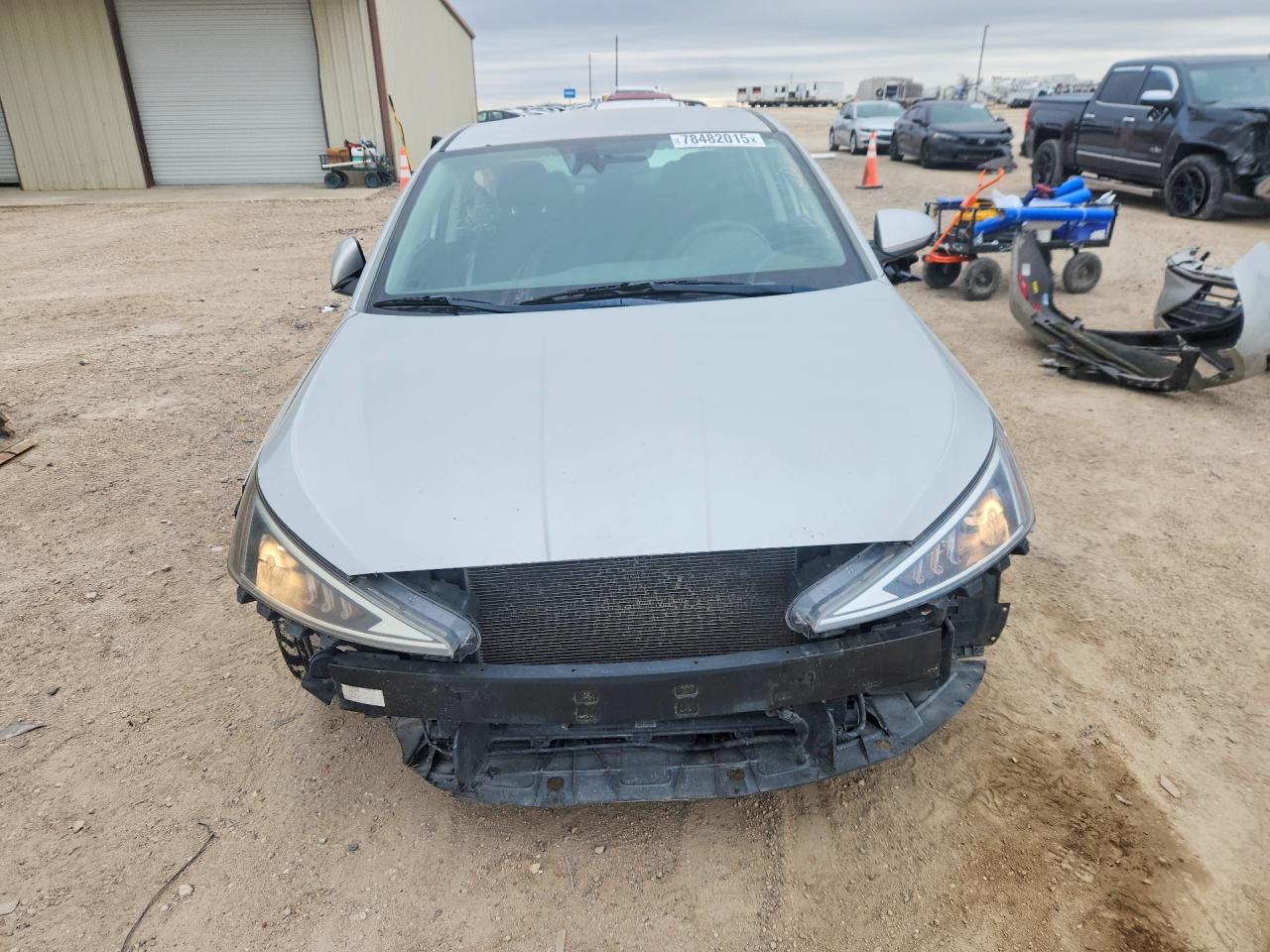 2019 HYUNDAI ELANTRA SEL photo 9