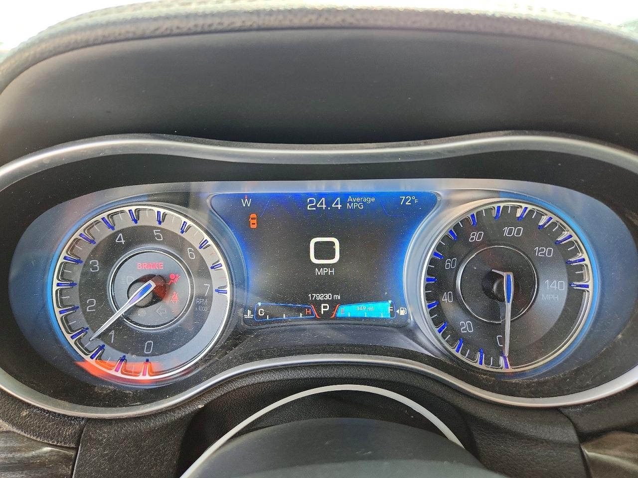 2015 CHRYSLER 300 LIMITED photo 9