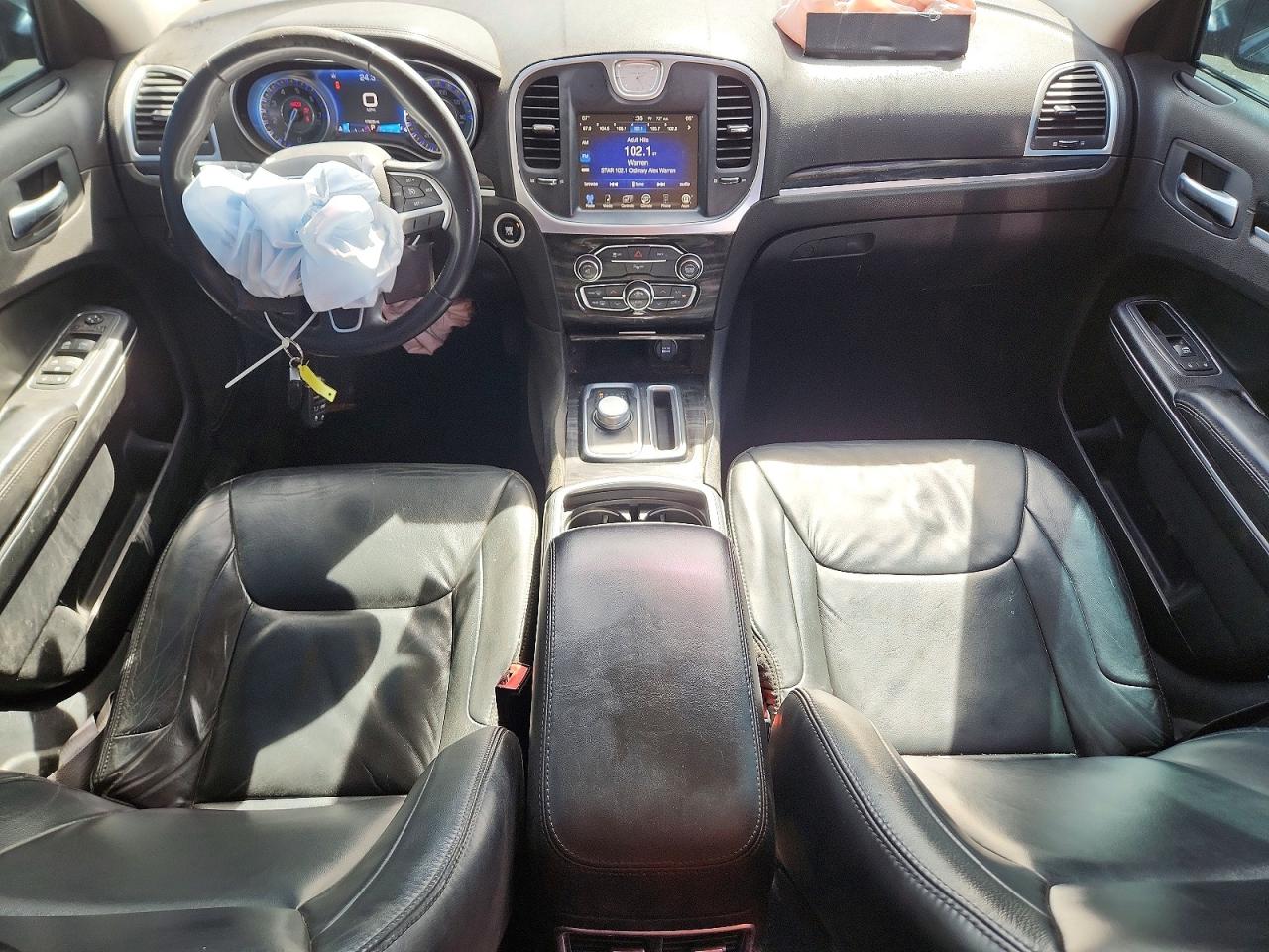2015 CHRYSLER 300 LIMITED photo 8