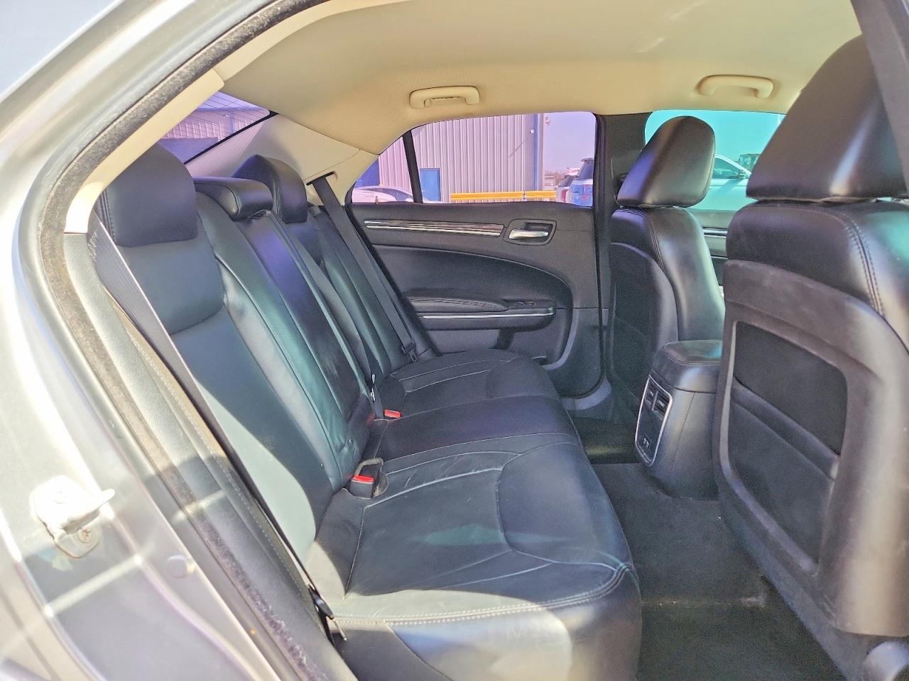2015 CHRYSLER 300 LIMITED photo 10