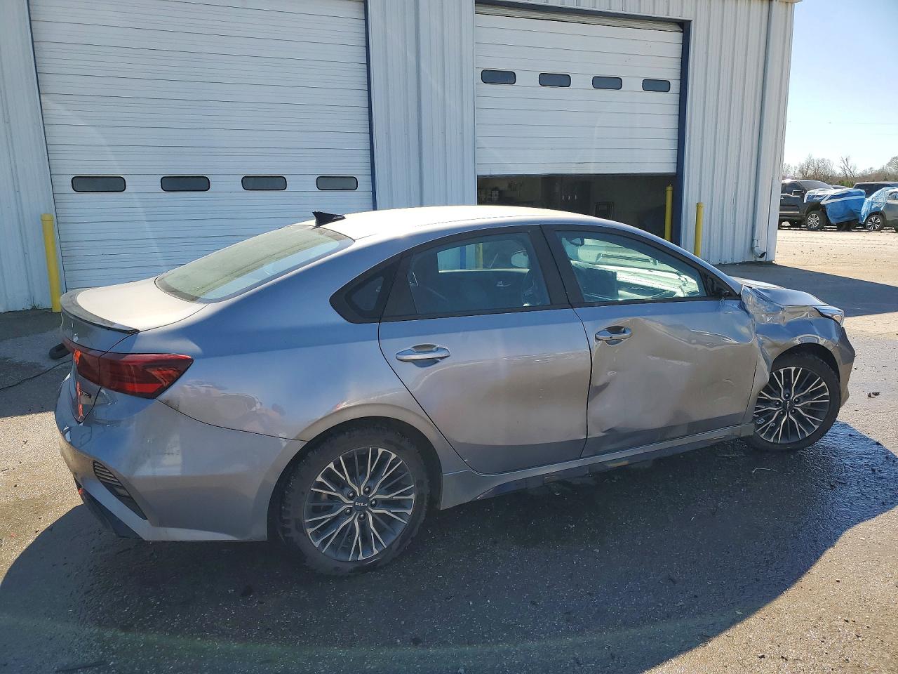 2023 KIA FORTE GT-LINE photo 3