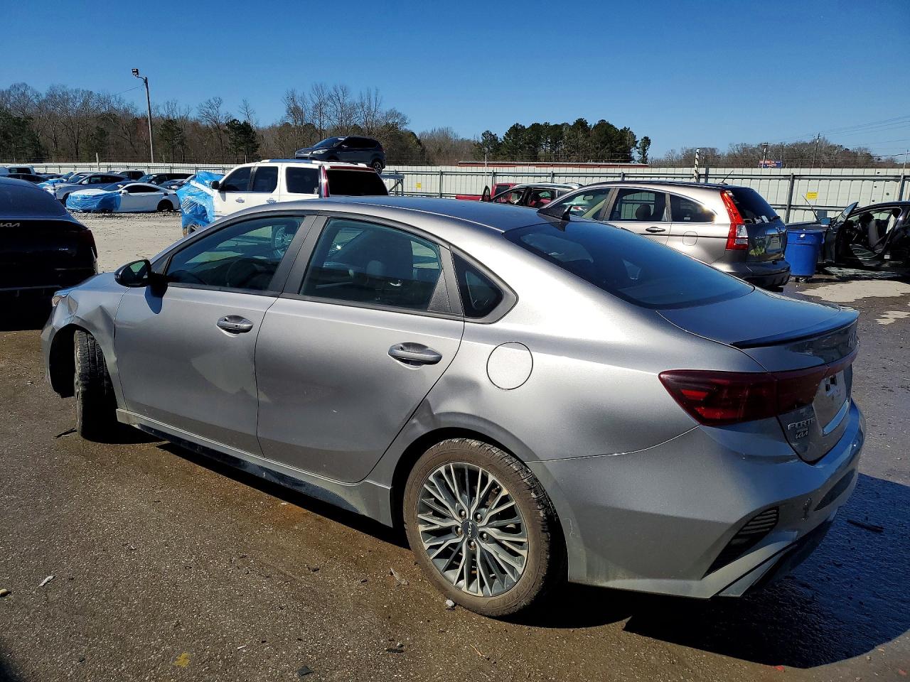 2023 KIA FORTE GT-LINE photo 2