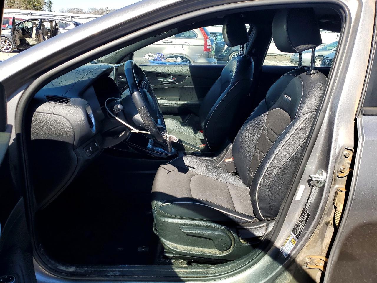 2023 KIA FORTE GT-LINE photo 7