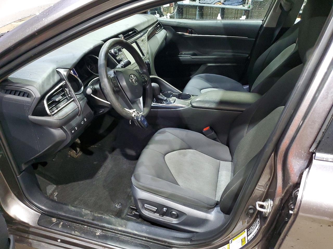 2019 TOYOTA CAMRY LE photo 7