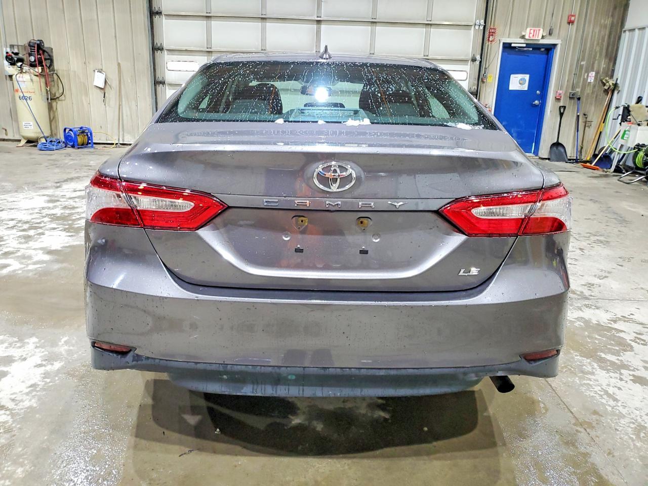 2019 TOYOTA CAMRY LE photo 6
