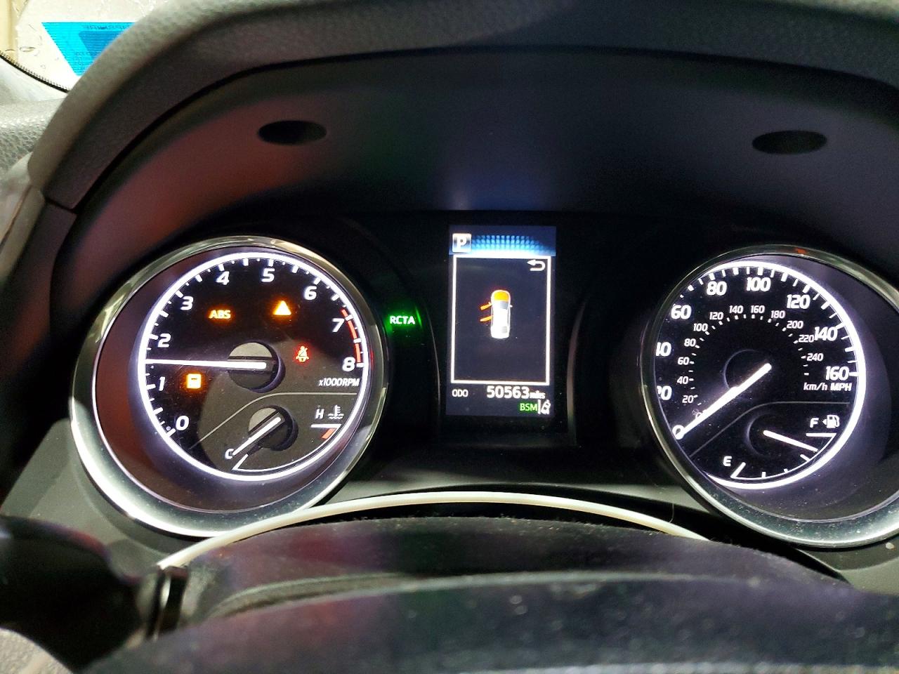 2019 TOYOTA CAMRY LE photo 9