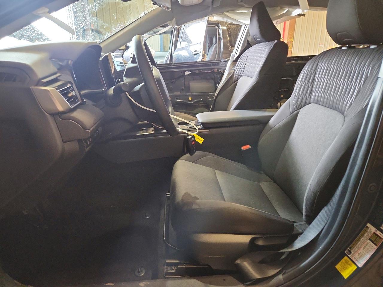 2025 TOYOTA CAMRY LE photo 19
