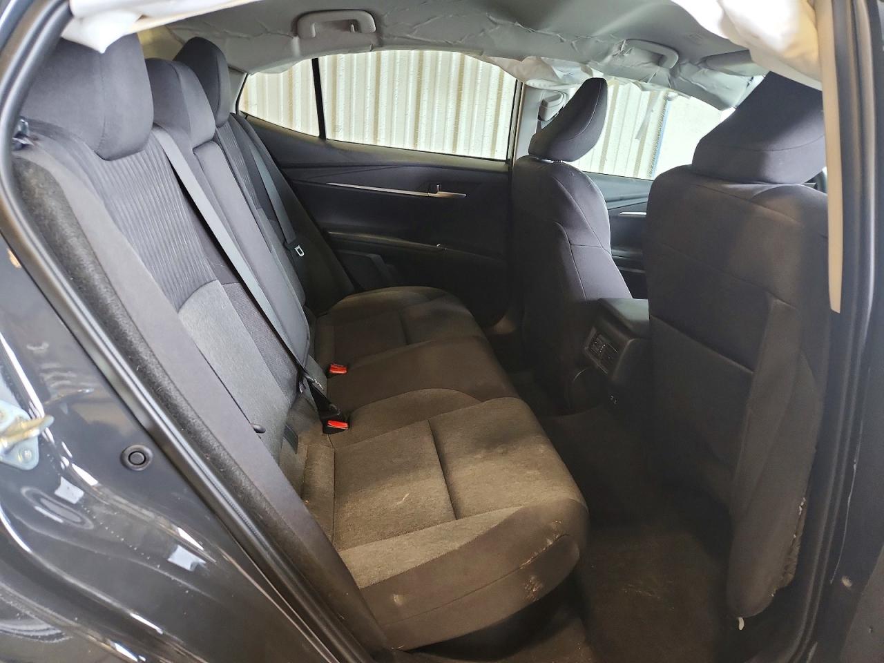 2025 TOYOTA CAMRY LE photo 28