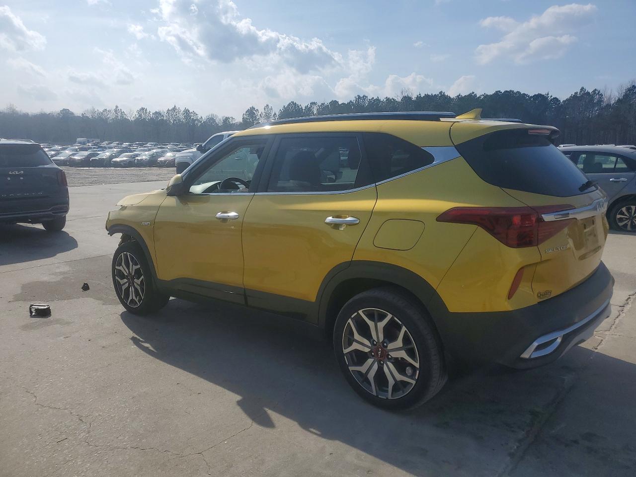 2023 KIA SELTOS SX photo 2