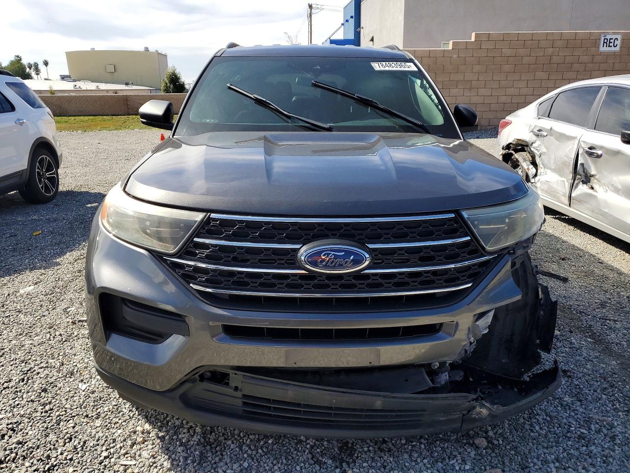 2020 FORD EXPLORER XLT photo 13