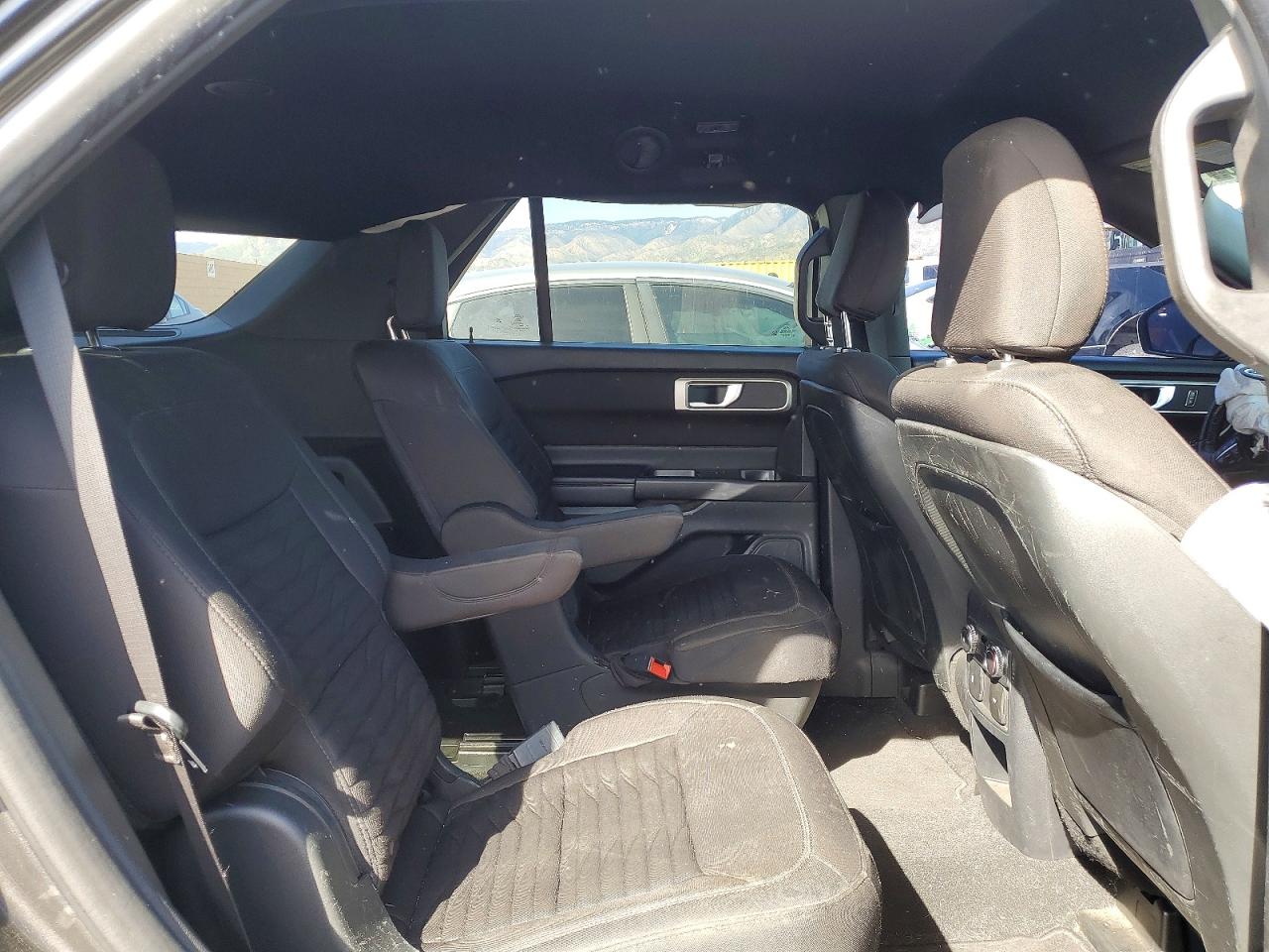 2020 FORD EXPLORER XLT photo 31