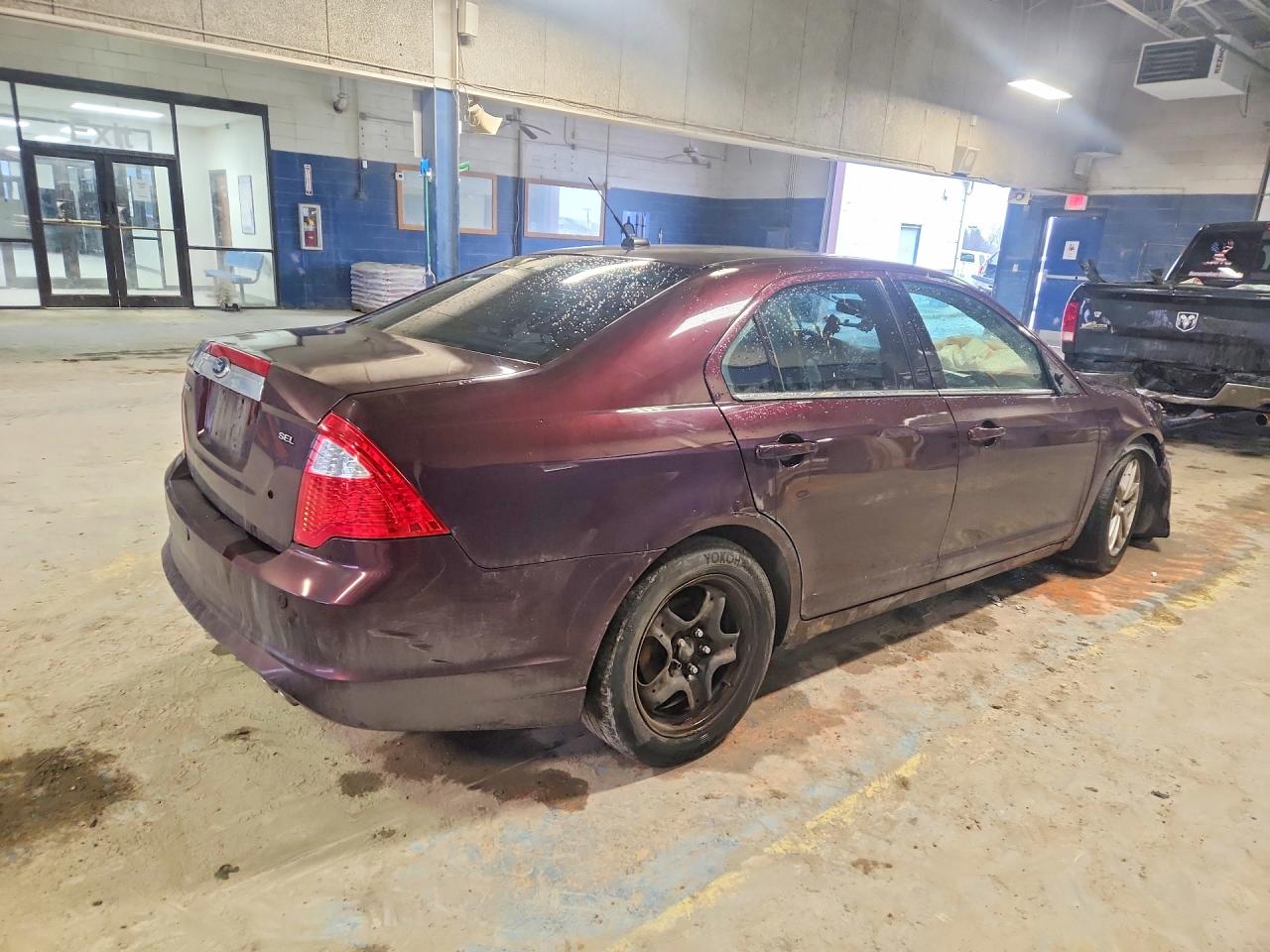 2011 FORD FUSION photo 5