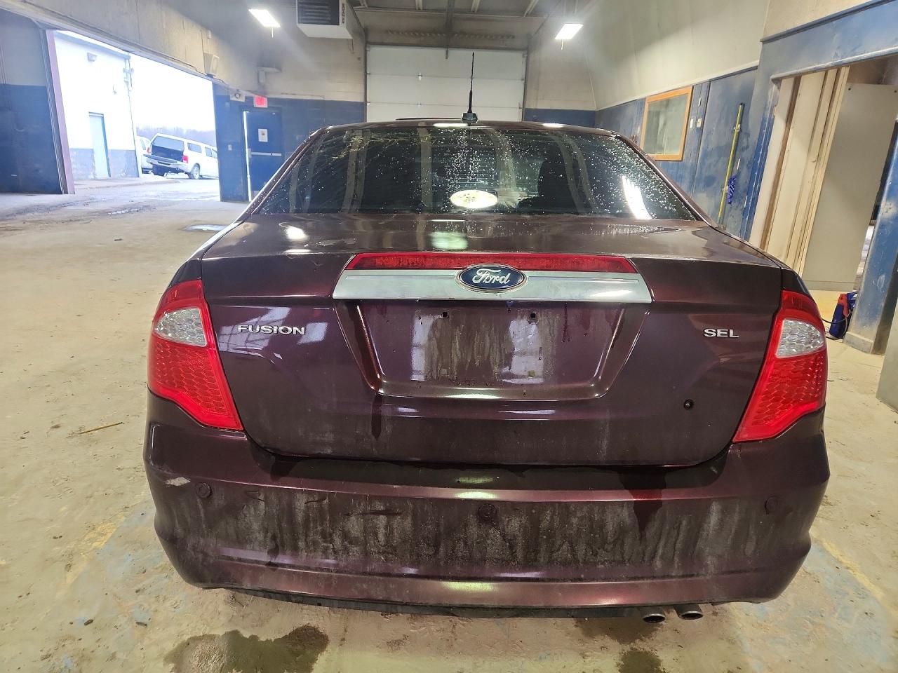 2011 FORD FUSION photo 11