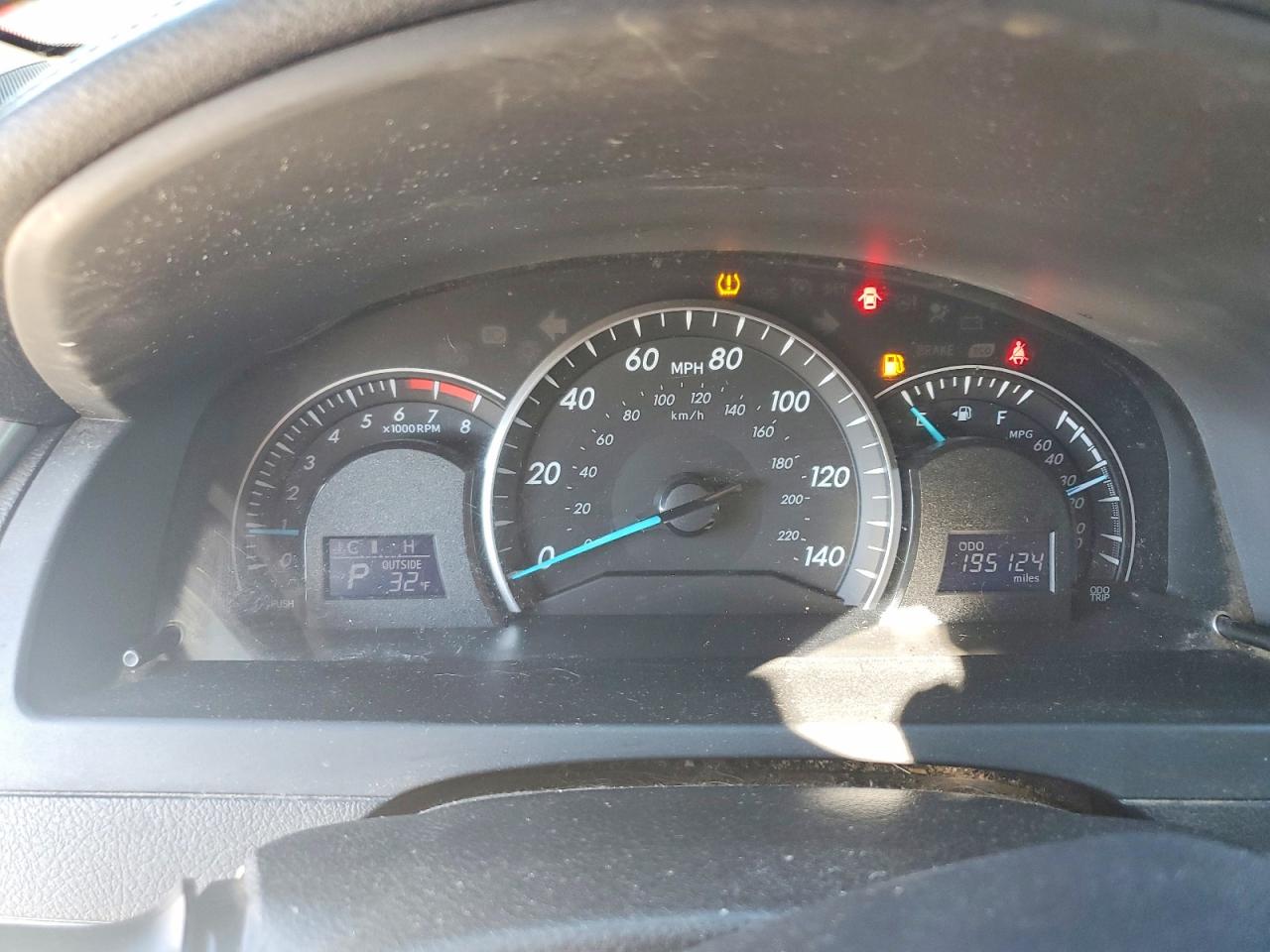 2012 TOYOTA CAMRY LE photo 9